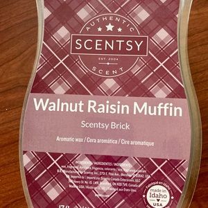 Brand New Scentsy Walnut Raisin Muffin Brick
